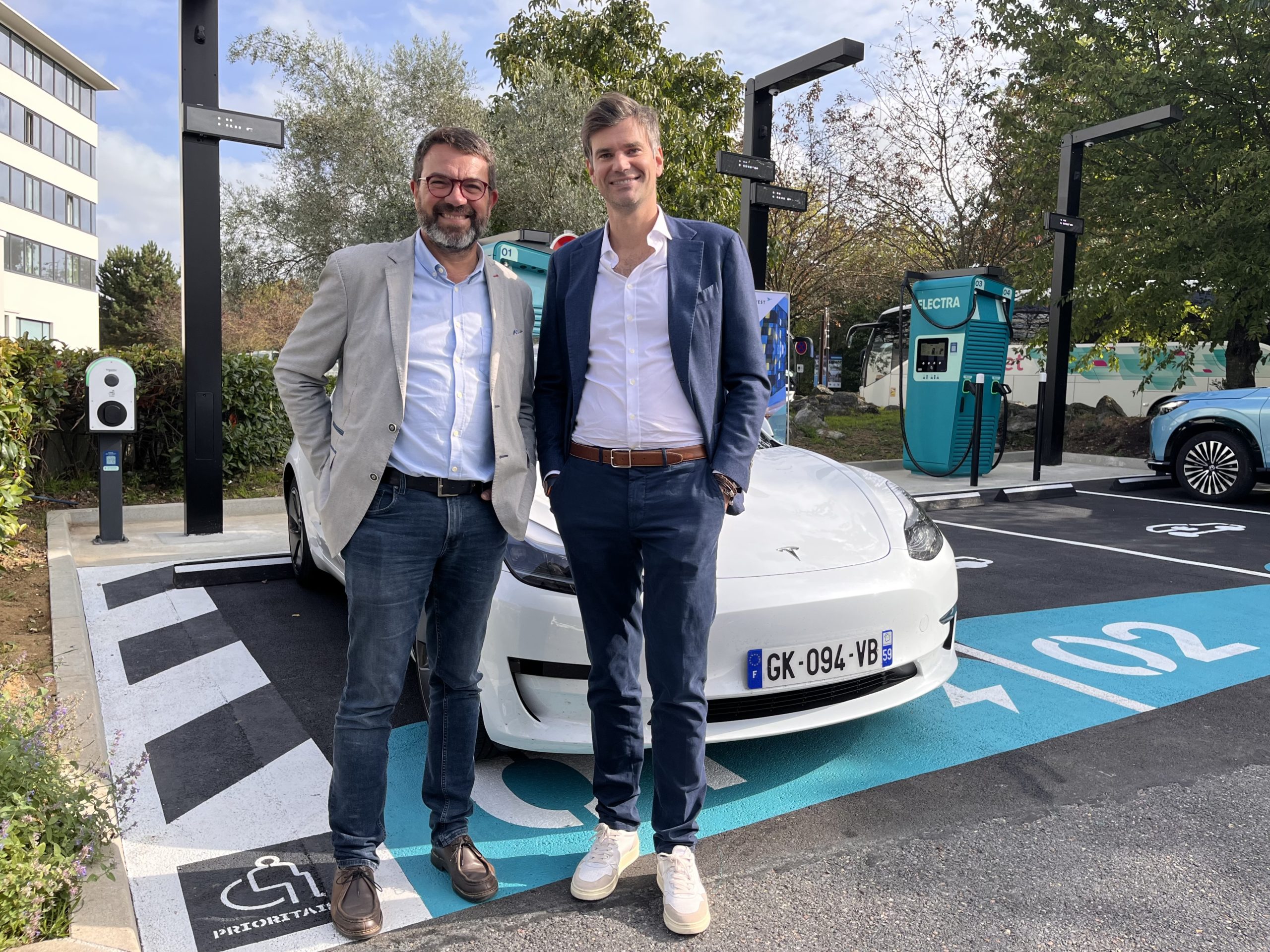 AccorInvest inaugure une nouvelle borne de recharge électrique