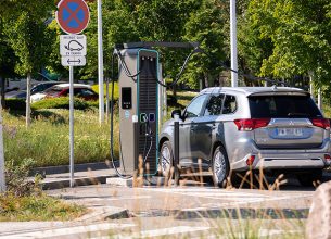 Les hôteliers déploient les bornes de recharge électrique rapide