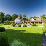 L’Hostellerie de Levernois lance ses villas dans les arbres